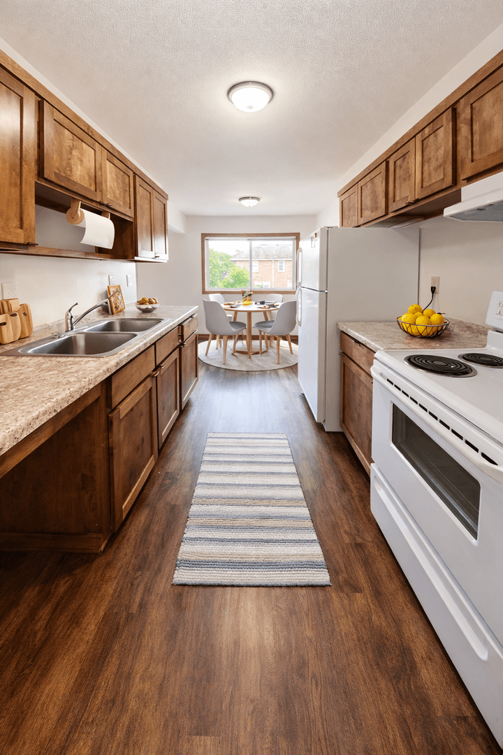 Minneapolis Apartment: 1117 7th St SE