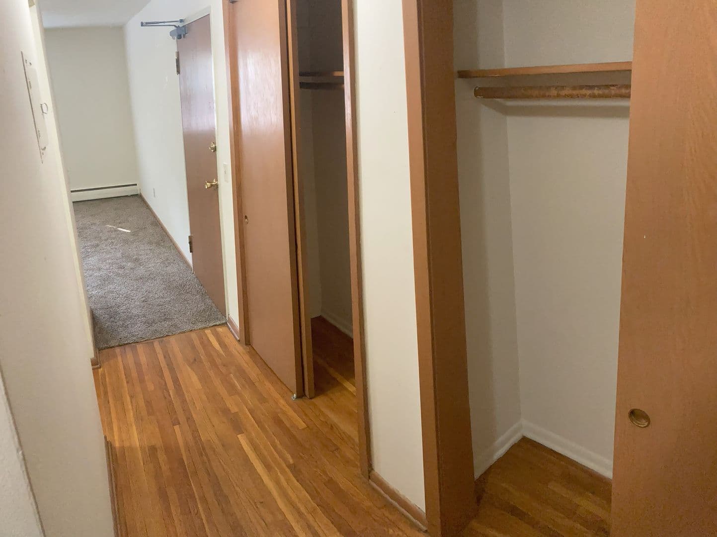 Minneapolis Apartment: 3111 4th St SE
