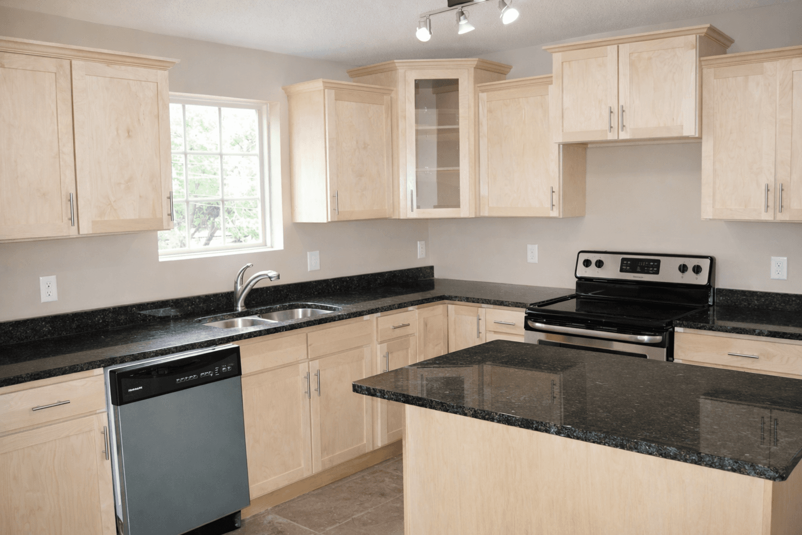 Minneapolis Apartment: 633 Ontario St SE