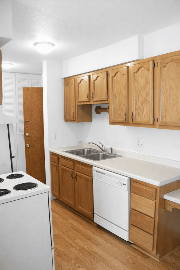 Minneapolis Apartment: 616 10th Ave SE