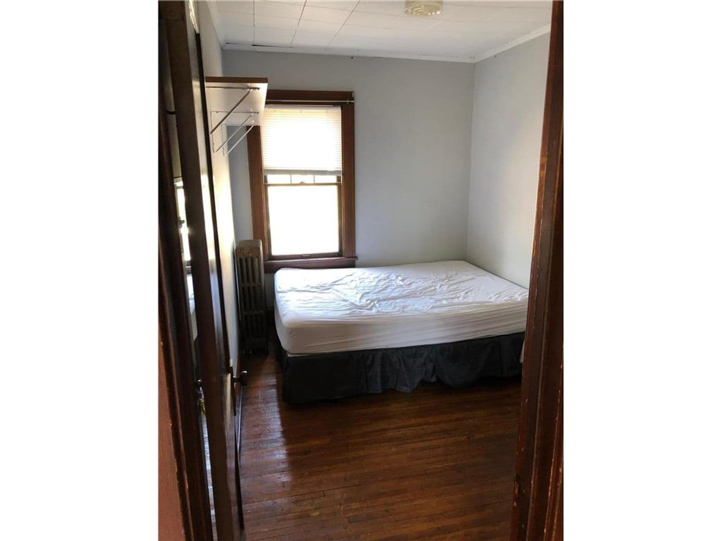 St. Paul Apartment: 824 Aldine St