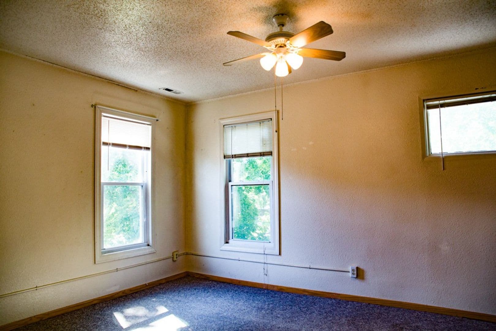 Minneapolis Apartment: 946 15th Ave SE