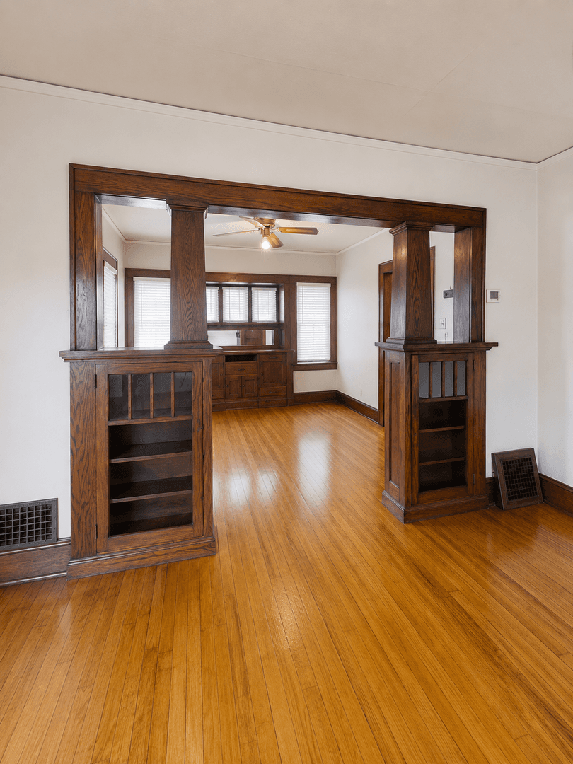 Minneapolis Apartment: 2018 Como Ave SE
