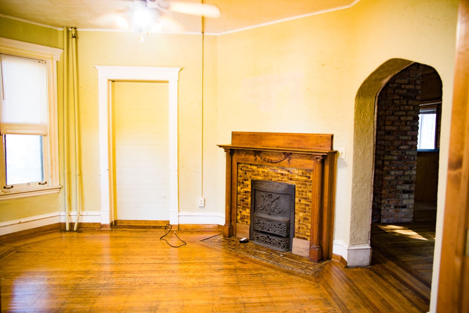 Minneapolis House: 1811 Como Ave SE