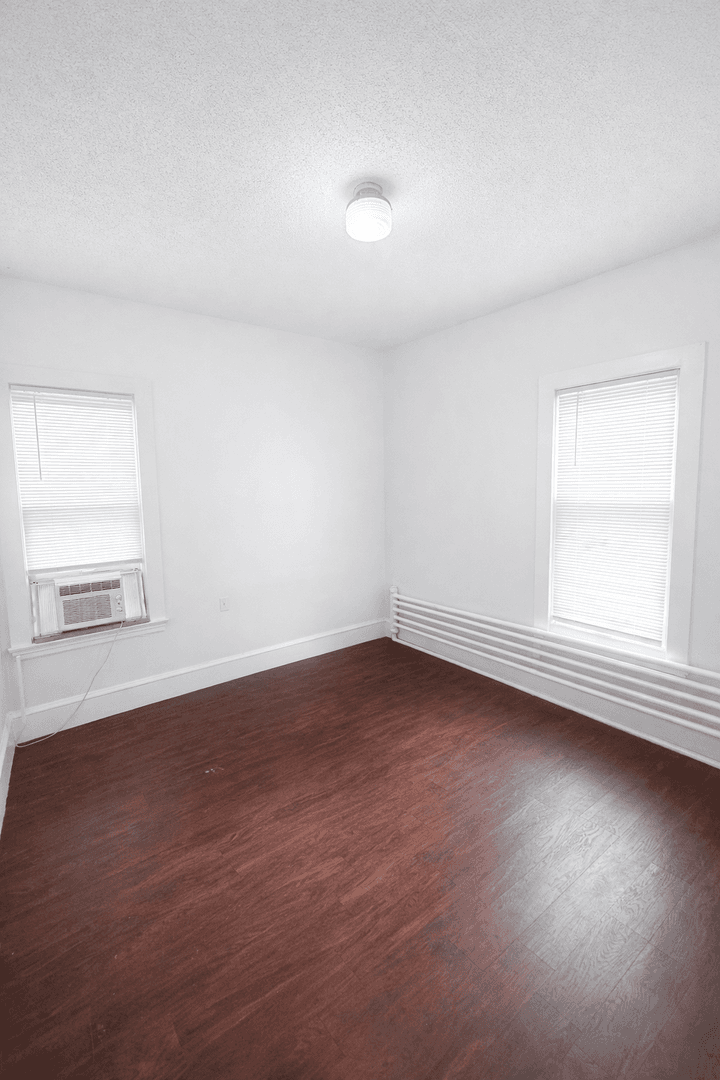 Minneapolis Apartment: 1309 7th St SE