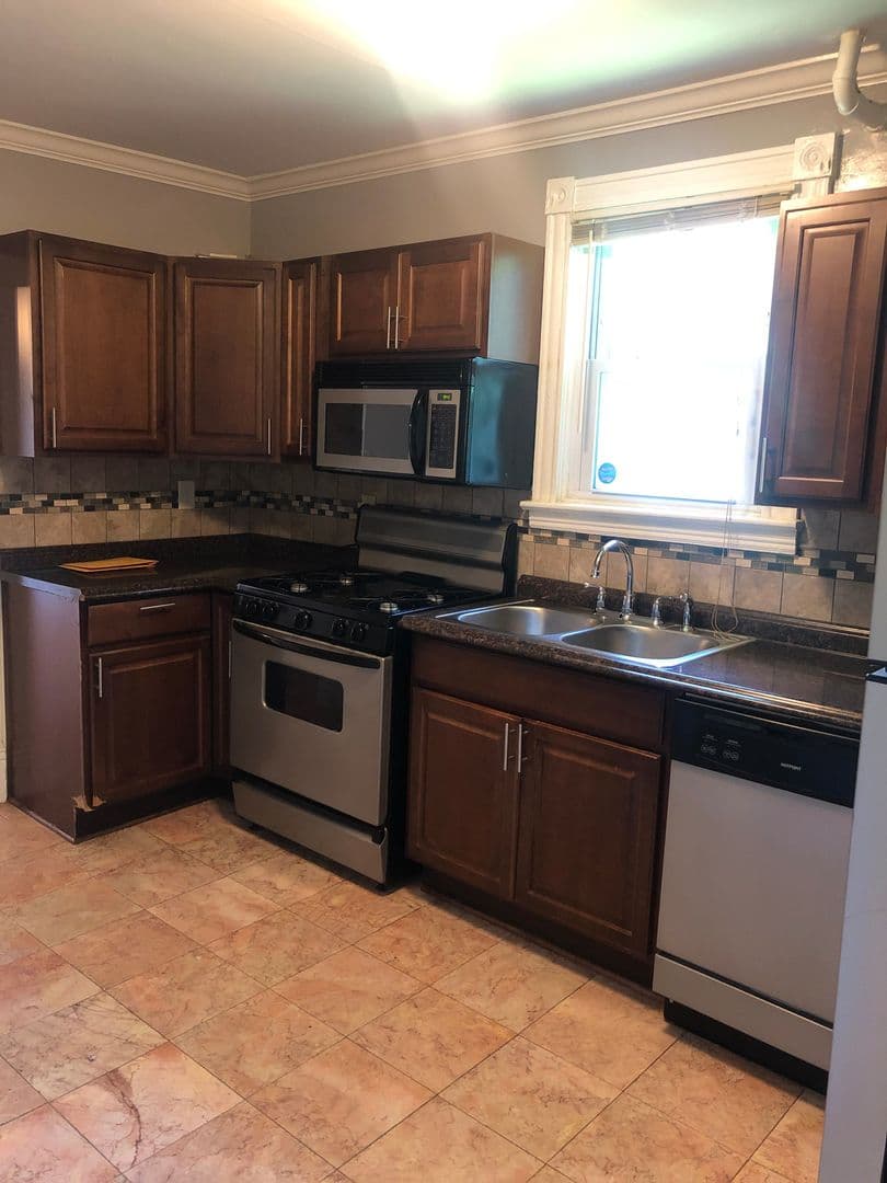Minneapolis Apartment: 2929 Fillmore St NE