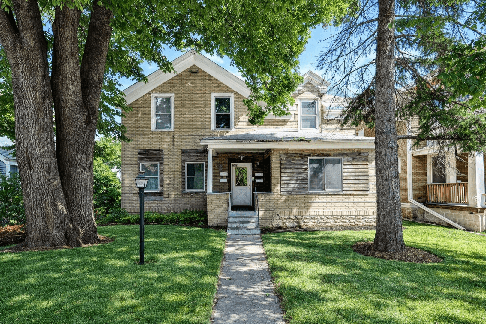 Minneapolis Apartment: 1221-23 8th St SE