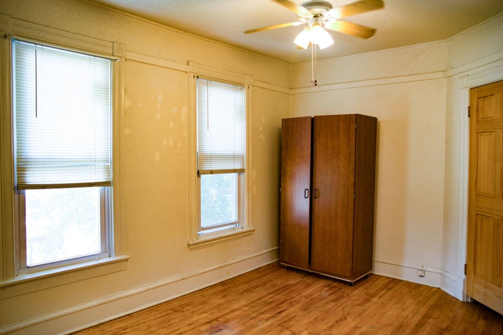 Minneapolis Apartment: 946 15th Ave SE