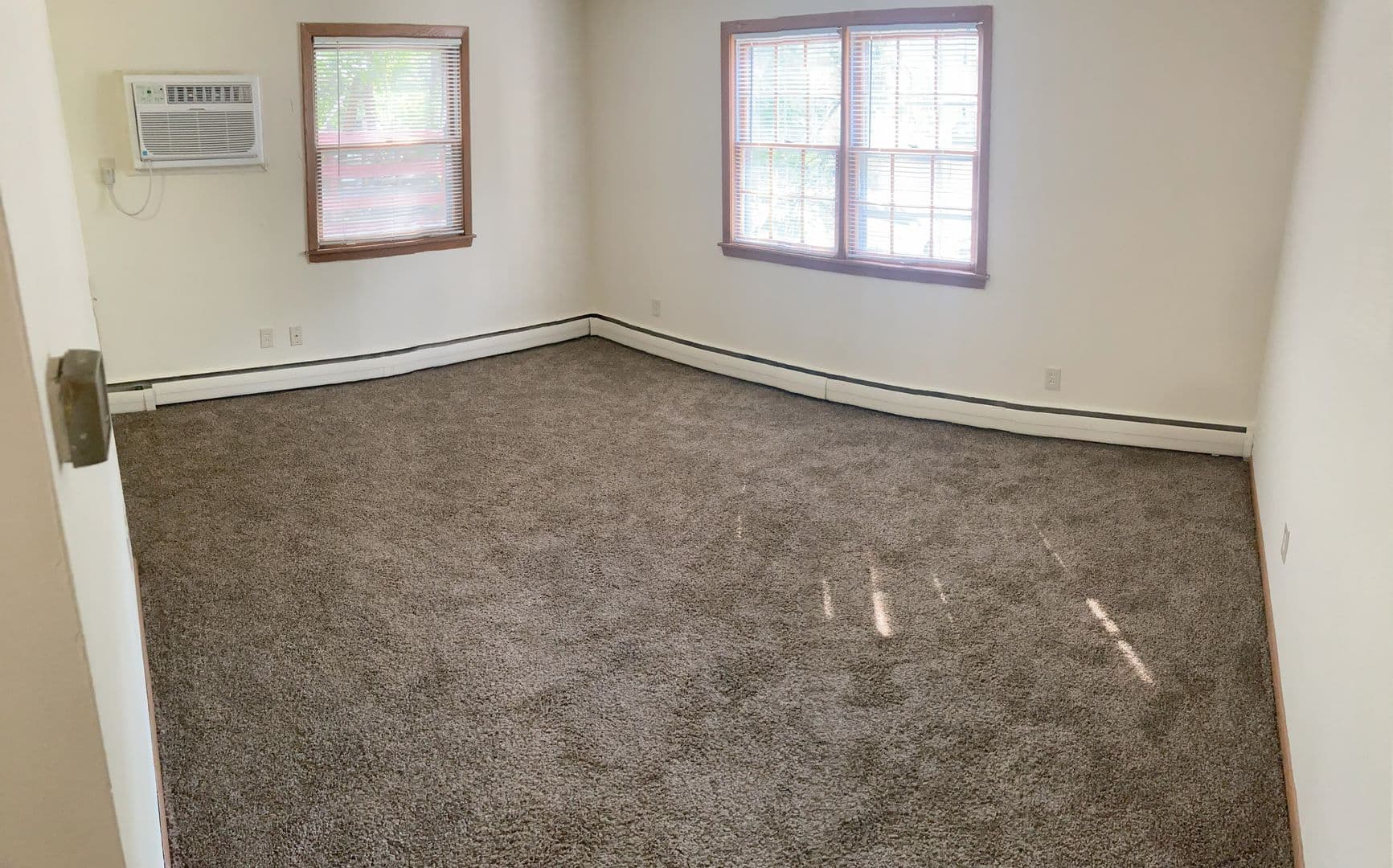 Minneapolis Apartment: 3111 4th St SE
