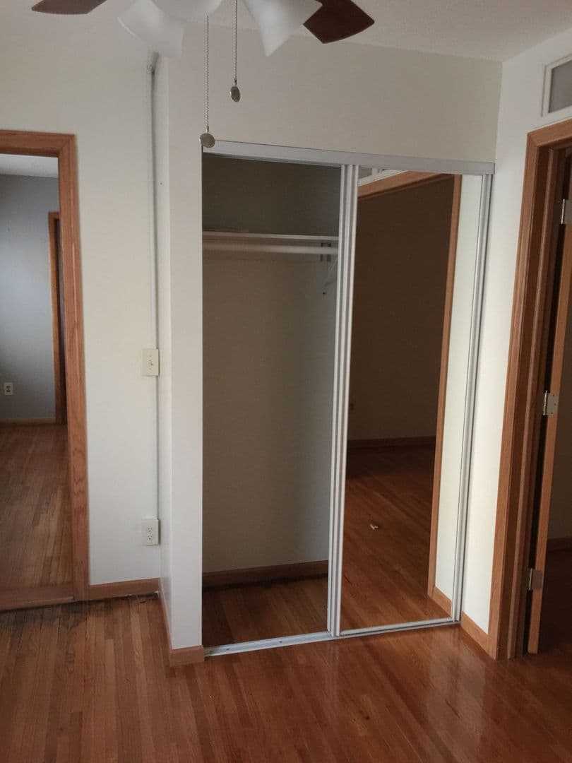 Minneapolis Apartment: 319 8th St SE