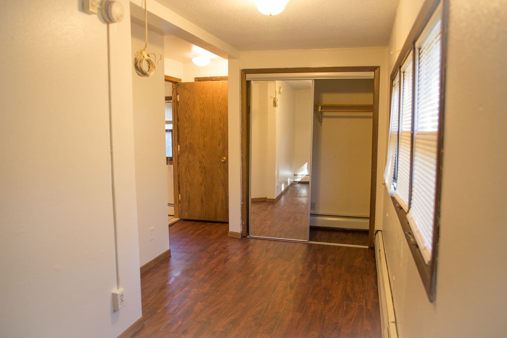 Minneapolis Apartment: 513 8th Ave SE