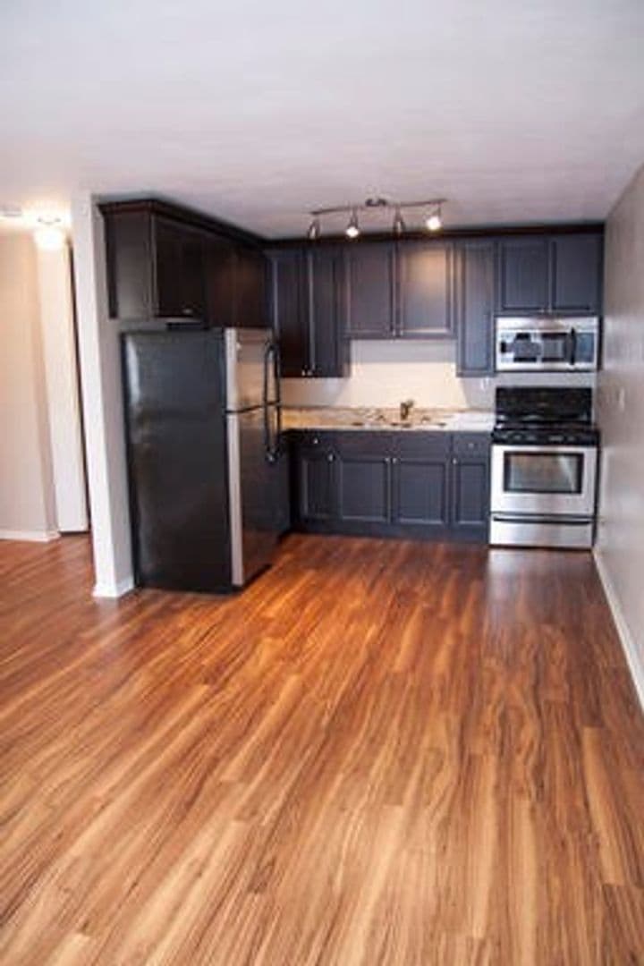 Minneapolis Apartment: 815 13th Ave SE