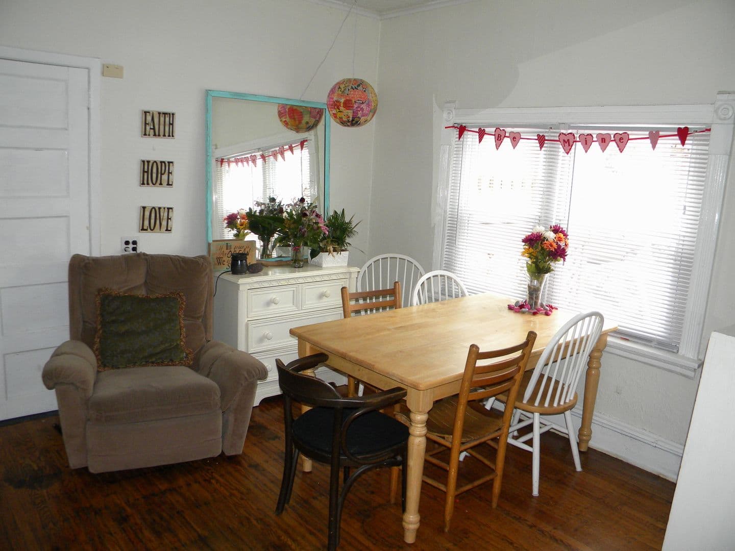 St. Paul Apartment: 2215 Como Ave