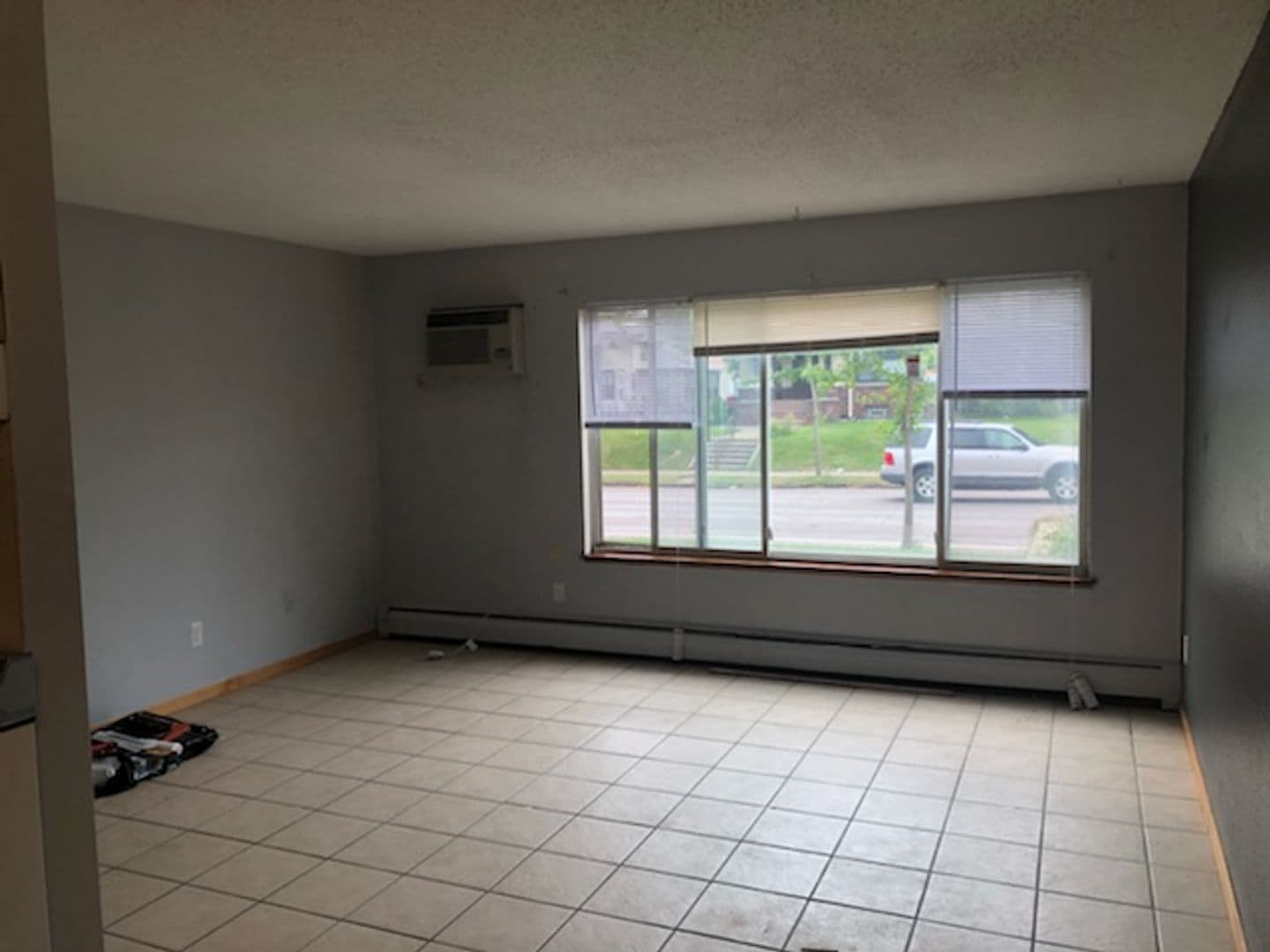 Minneapolis Apartment: 414 7th Ave SE