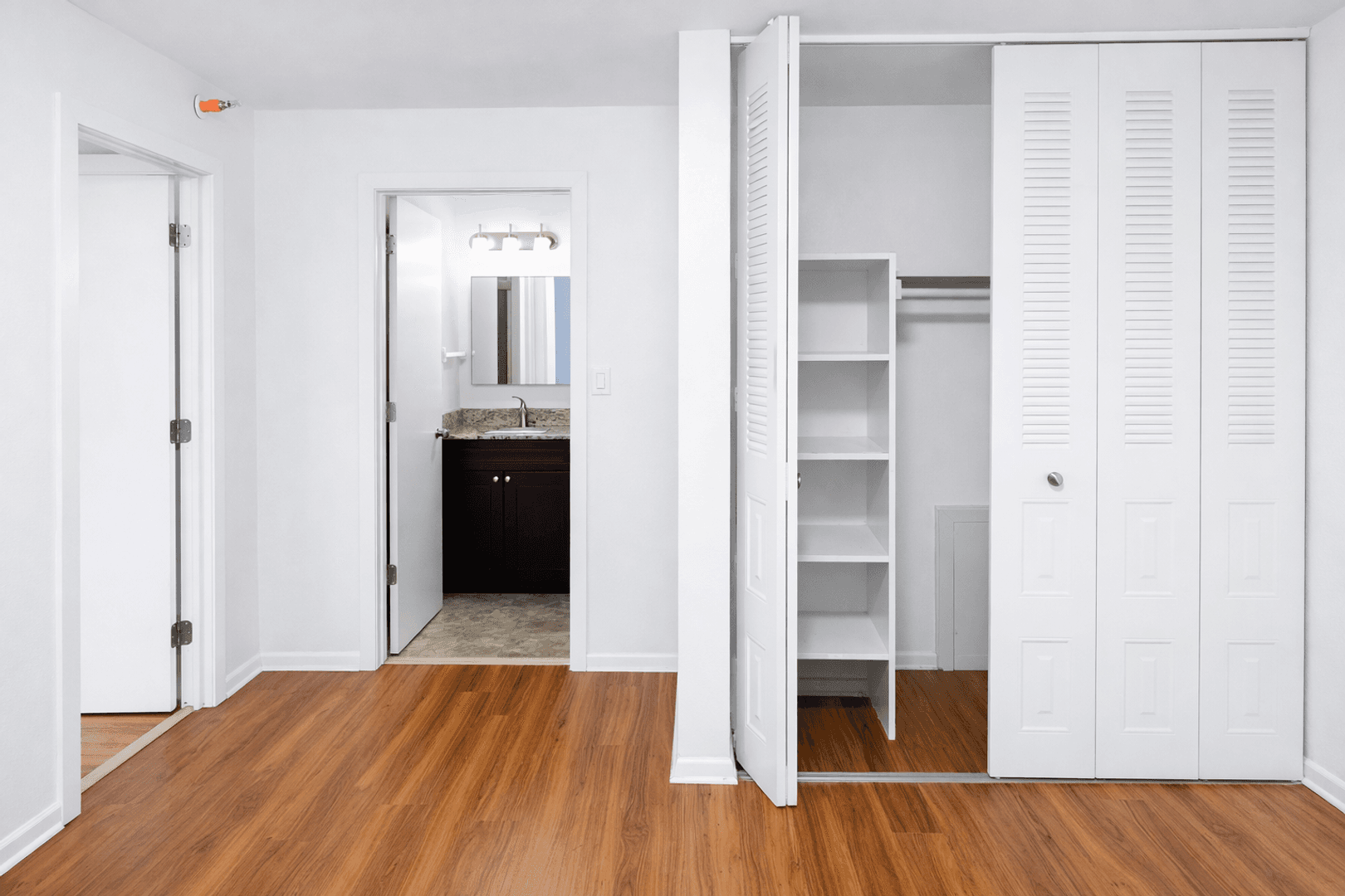 Minneapolis Apartment: 815 13th Ave SE