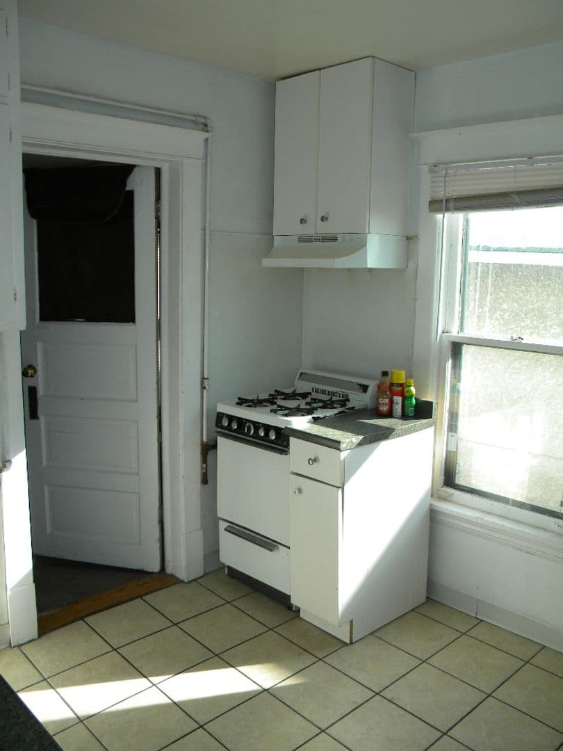 Minneapolis Apartment: 958 15th Ave SE