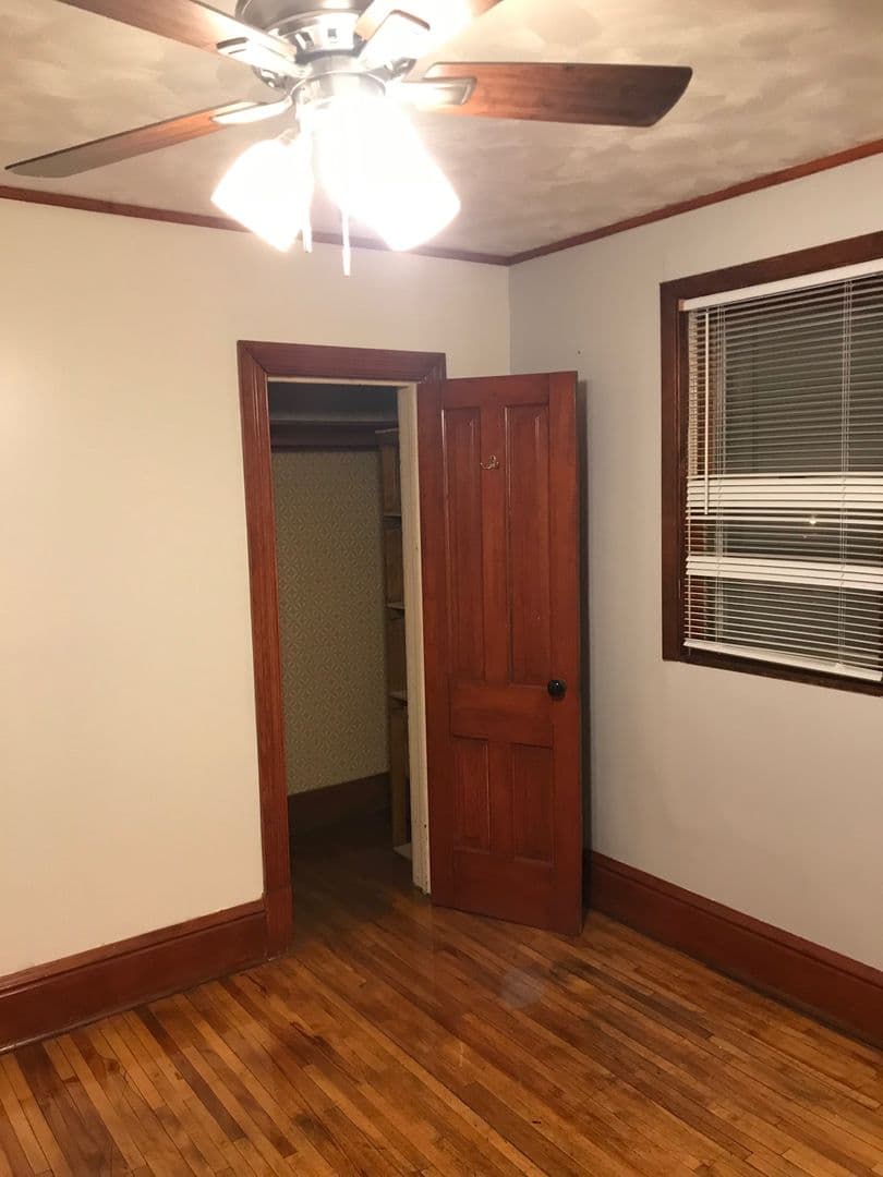 St. Paul Apartment: 1641 Hewitt Ave