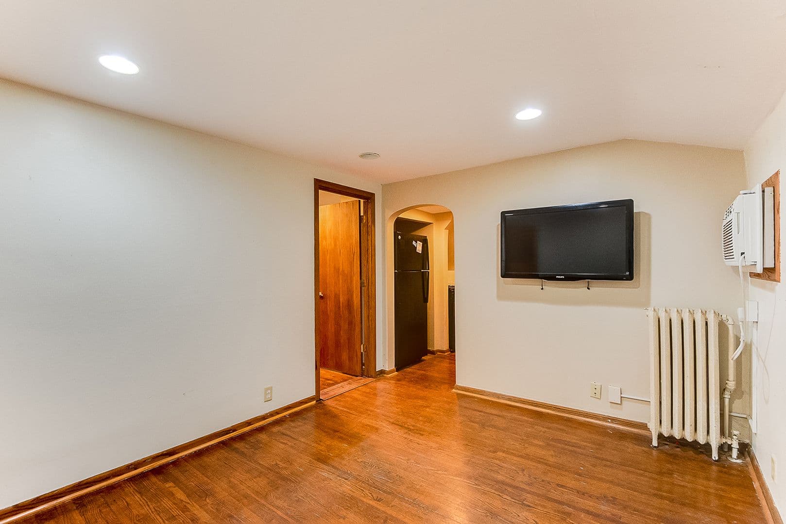 St. Paul Apartment: 293 Wilder St