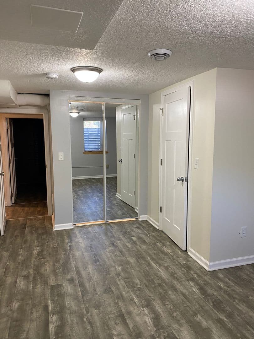 Minneapolis Apartment: 1212 Como Ave SE