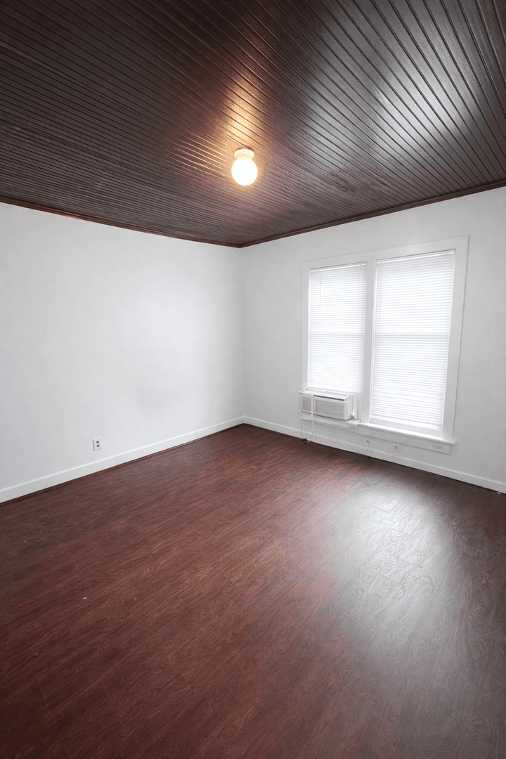 Minneapolis Apartment: 1309 7th St SE