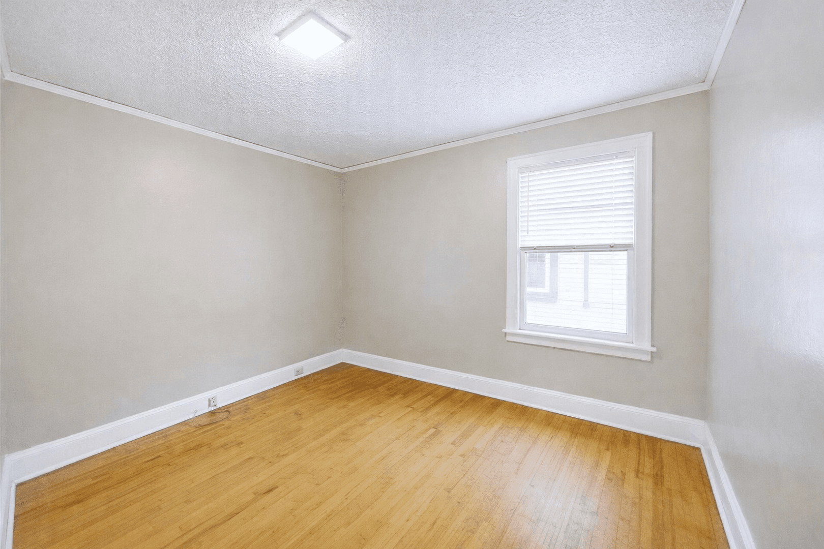 Minneapolis Apartment: 806-08 5th St SE
