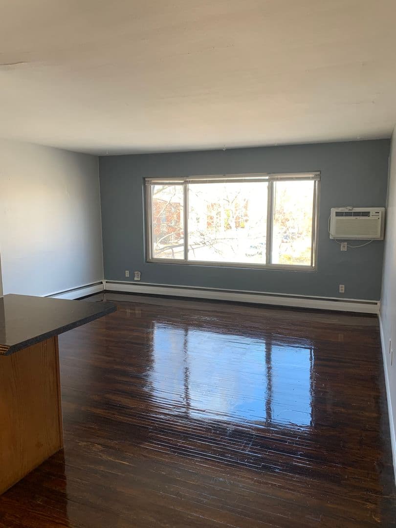 Minneapolis Apartment: 801 University Ave SE
