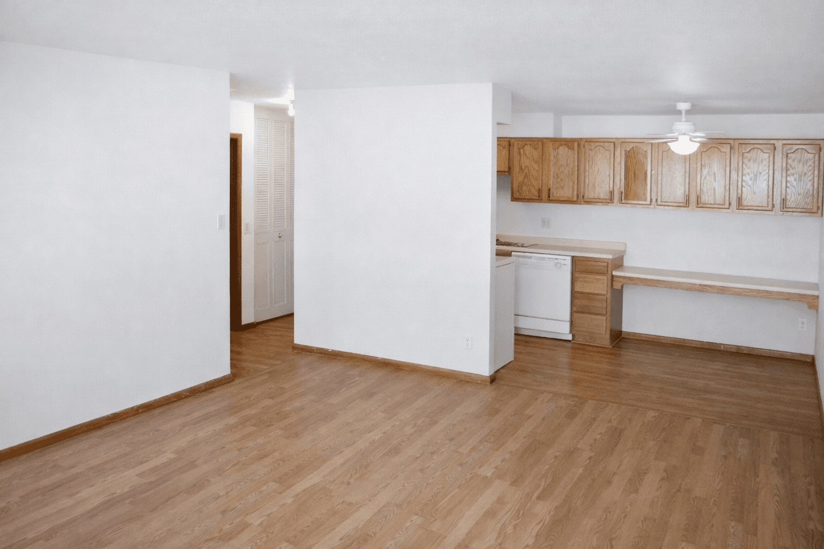 Minneapolis Apartment: 616 10th Ave SE
