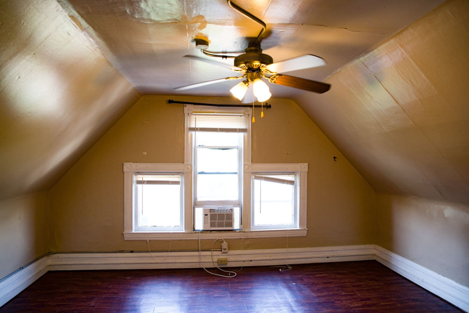 Minneapolis Apartment: 524 8th Ave SE