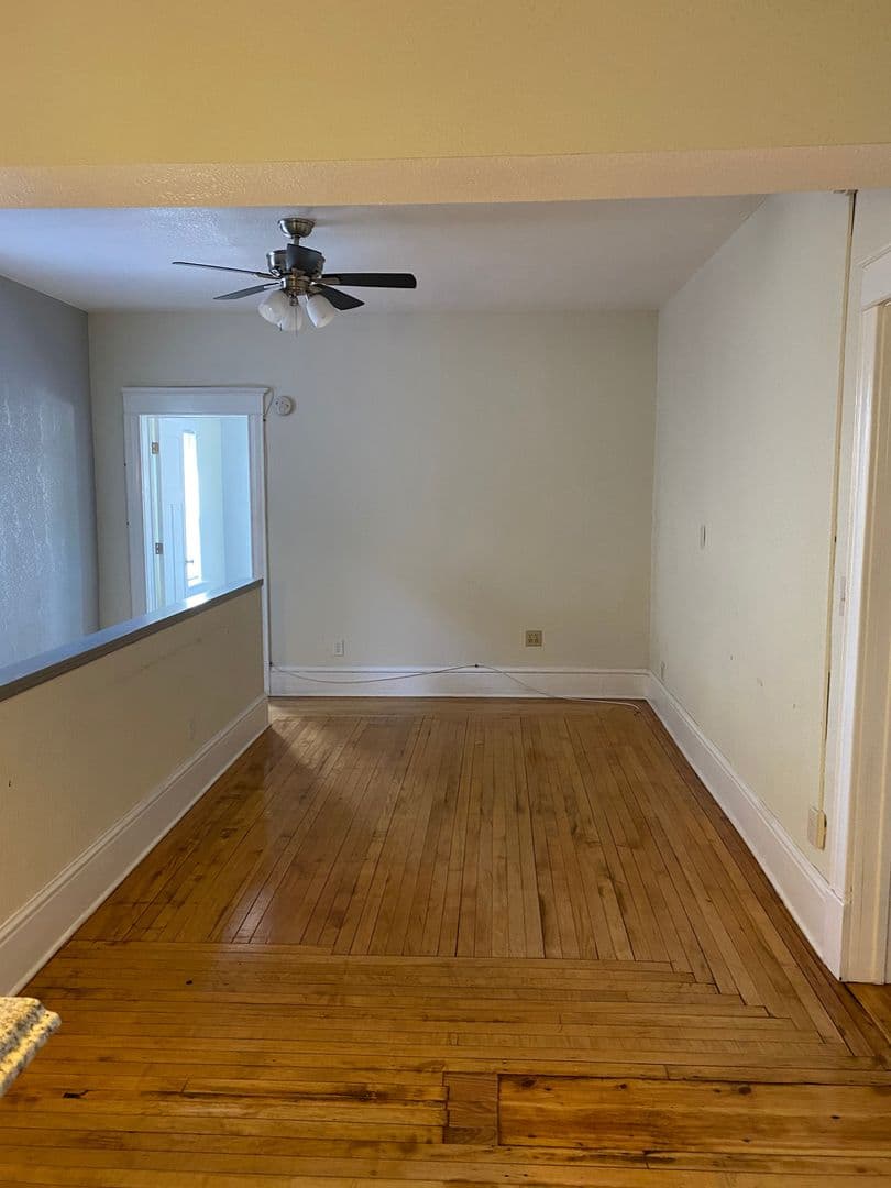 Minneapolis Apartment: 1212 Como Ave SE