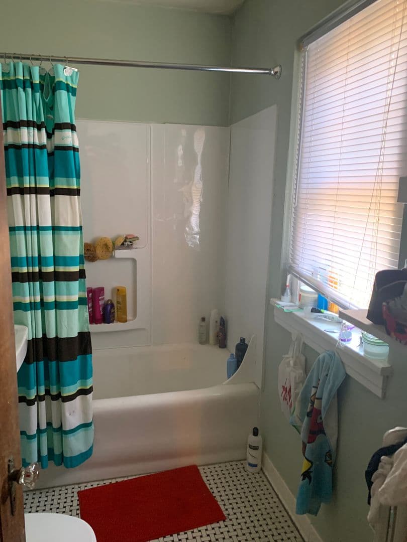 Minneapolis Apartment: 813 University Ave SE
