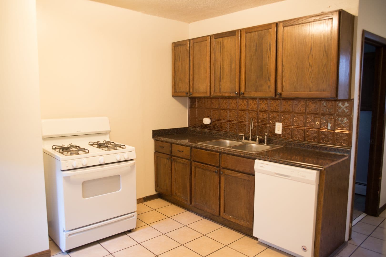 Minneapolis Apartment: 513 8th Ave SE