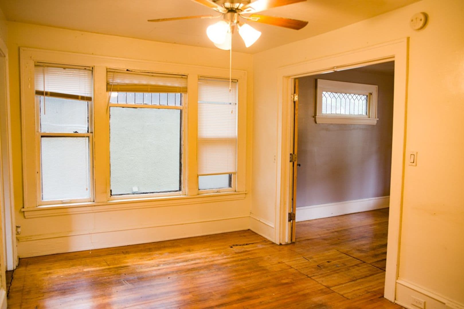 Minneapolis Apartment: 1054 24th Ave SE