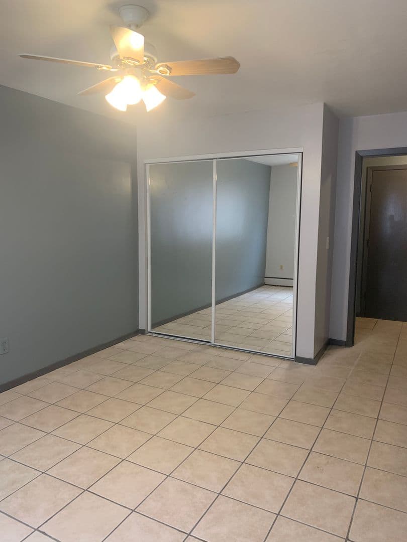 Minneapolis Apartment: 800 University Ave SE