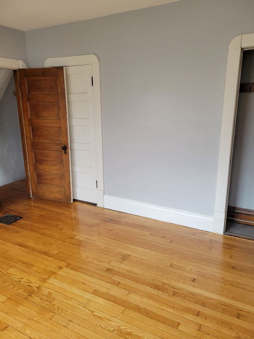 St. Paul House: 1633 Van Buren Ave