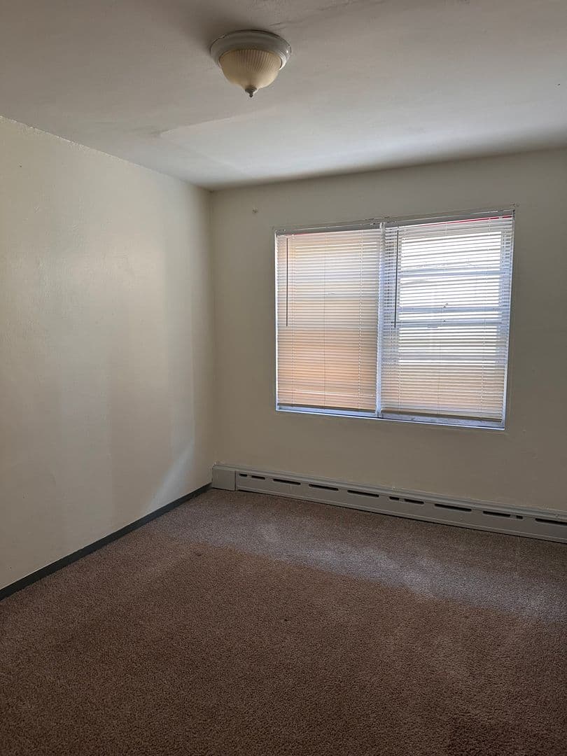 Minneapolis Apartment: 318 8th Ave SE