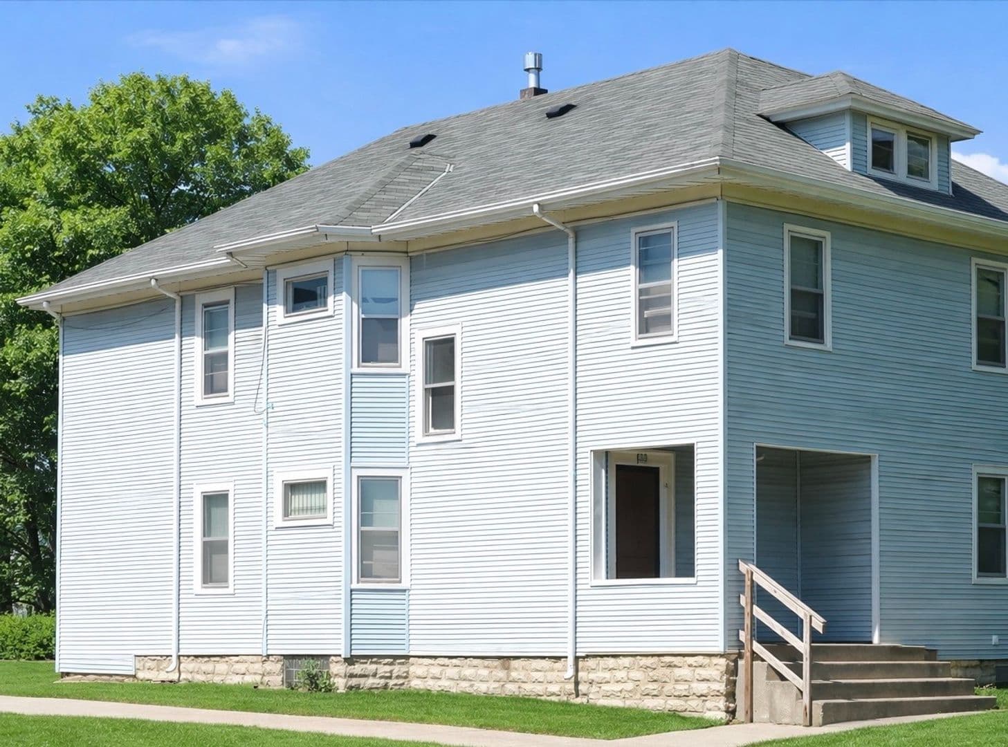 Minneapolis Apartment: 808-810 University Ave SE
