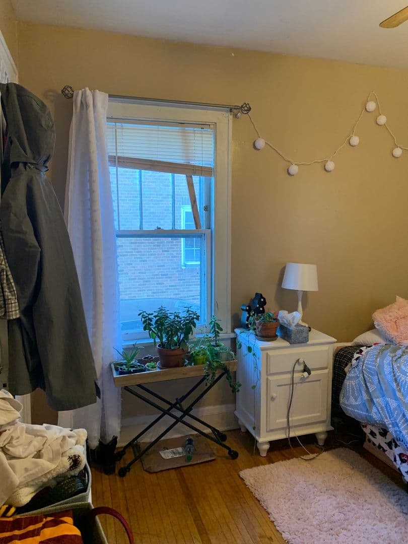 Minneapolis Apartment: 806-08 5th St SE