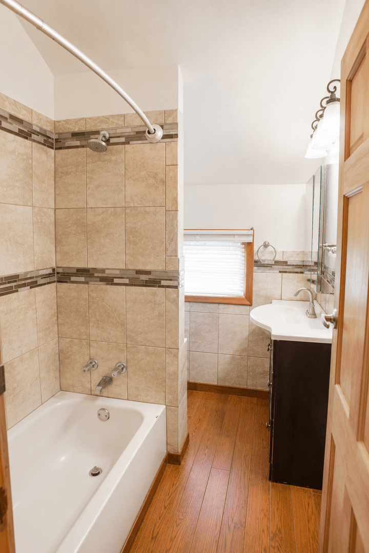Minneapolis Apartment: 608 8th St SE