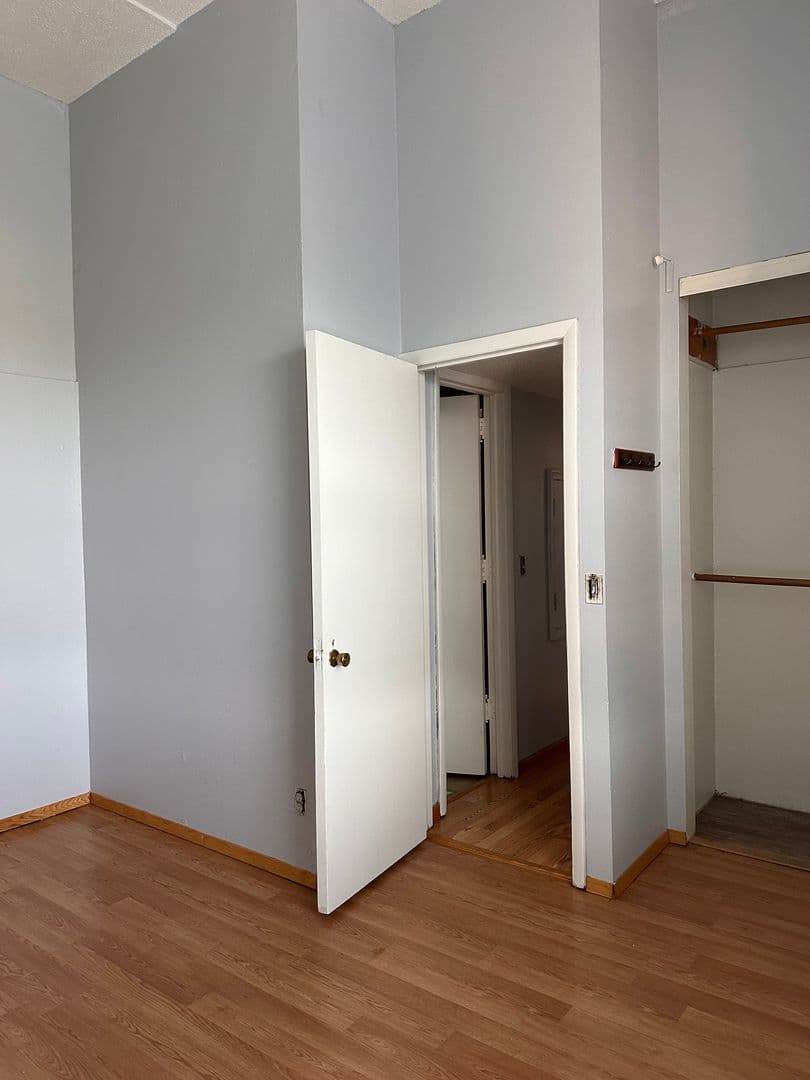 Minneapolis Apartment: 414 7th Ave SE