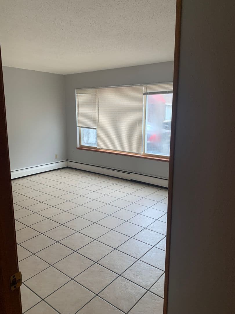 Minneapolis Apartment: 414 7th Ave SE