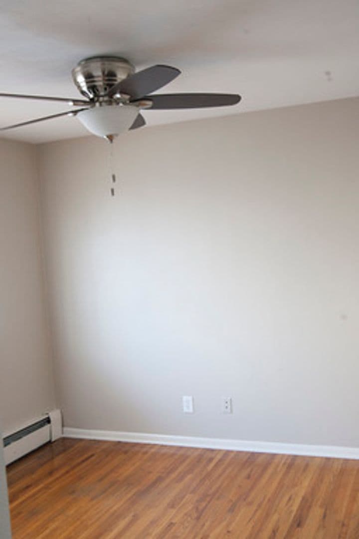 Minneapolis Apartment: 815 13th Ave SE