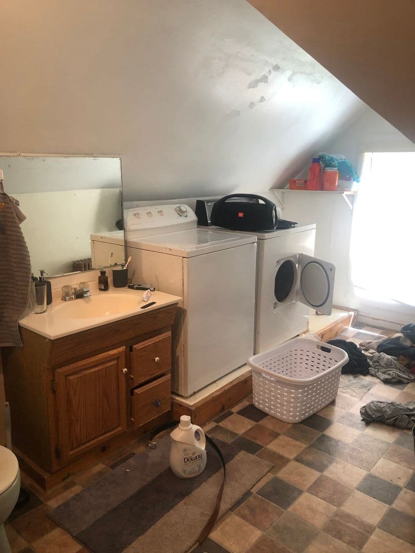 Minneapolis Apartment: 821 6th St SE