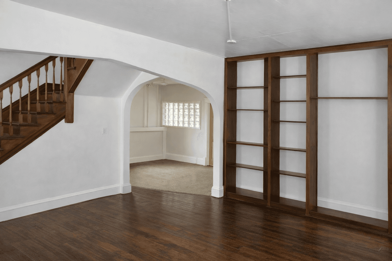 Minneapolis Apartment: 887 22nd Ave SE