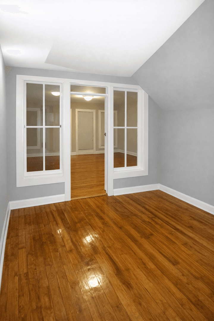 Minneapolis Apartment: 2616 Taylor St NE