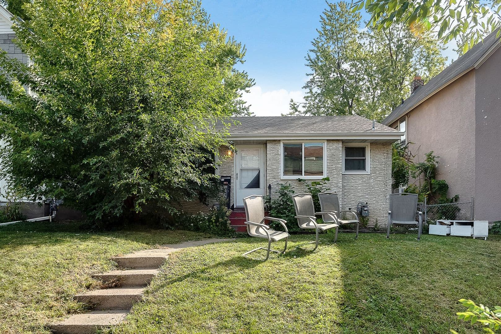 Minneapolis House: 1074 21st Ave SE