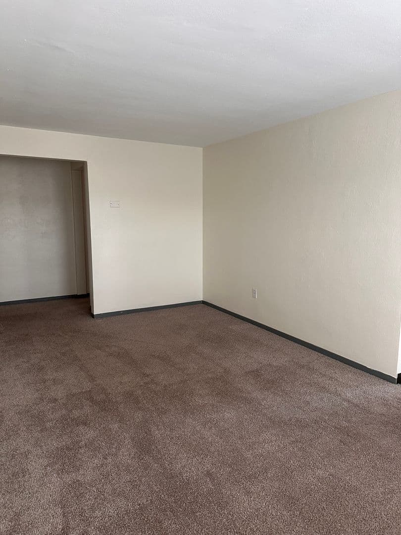 Minneapolis Apartment: 318 8th Ave SE