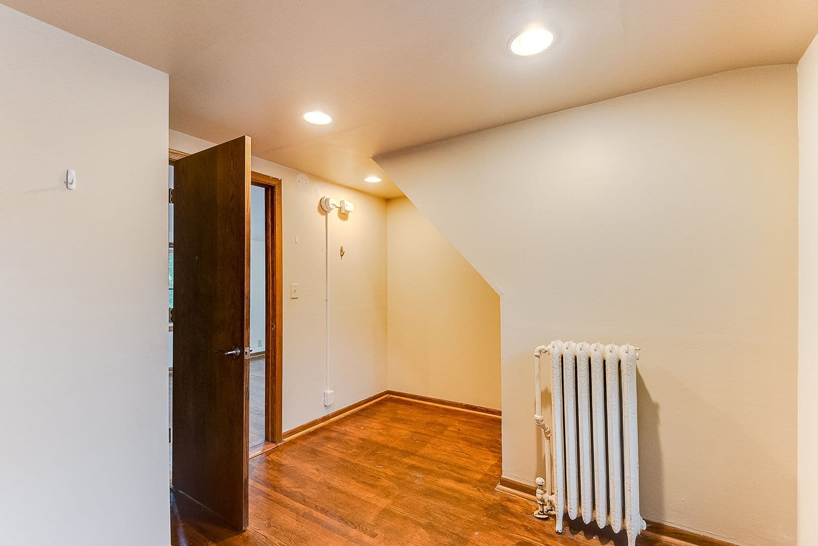 St. Paul Apartment: 293 Wilder St