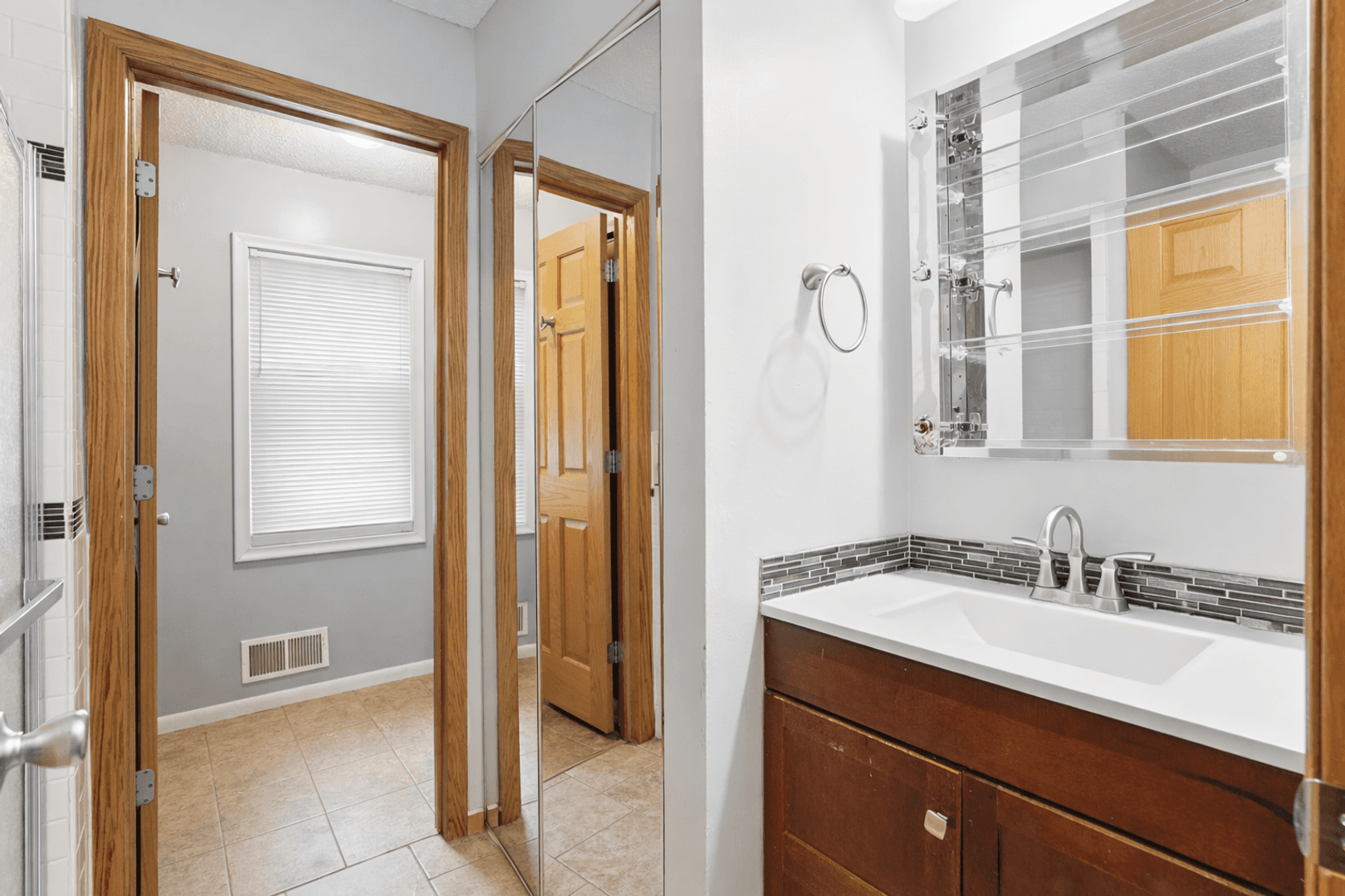 Minneapolis Apartment: 2905 32nd Ave NE