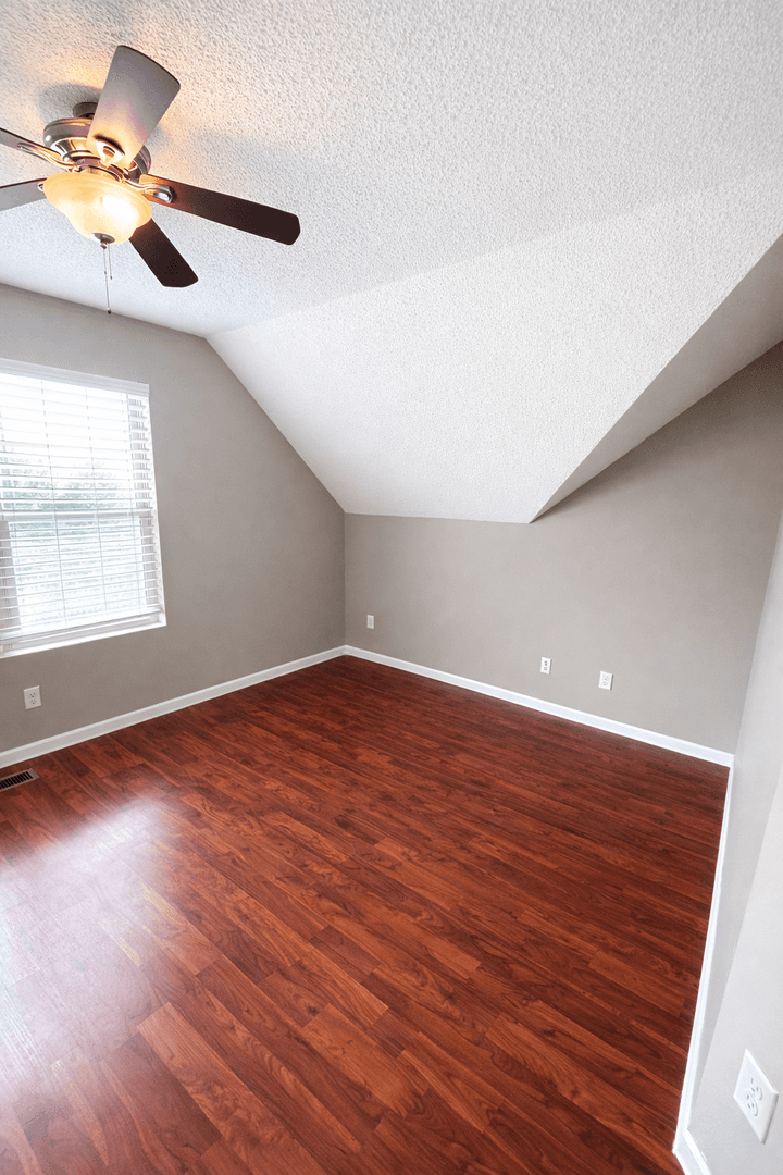 Minneapolis Apartment: 633 Ontario St SE