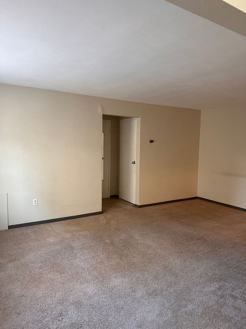 Minneapolis Apartment: 318 8th Ave SE